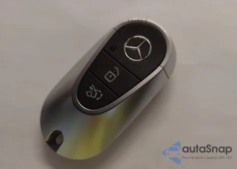 2022 Mercedes-Benz C 300 4Matic z USA, uszkodzony, nr VIN W1KAF4HB6NR044531